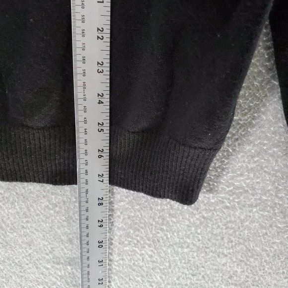 Calvin Klein Men Sweater Medium Black 100%‎ Extra Fine Merino Wool V Neck READ - Picture 2 of 8